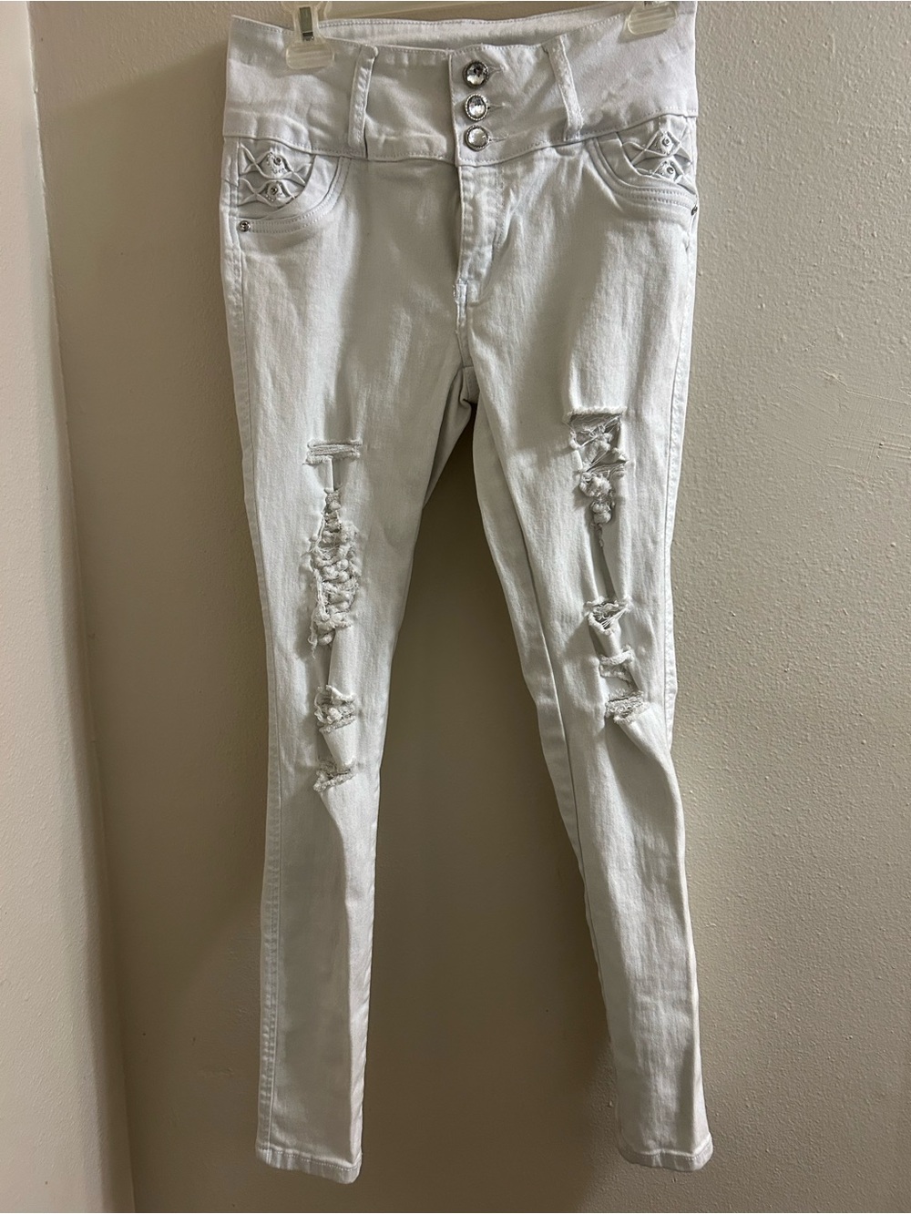 : Silver Diva Distressed White Skinny Jeans Size 13 High Rise Triple Button Fly